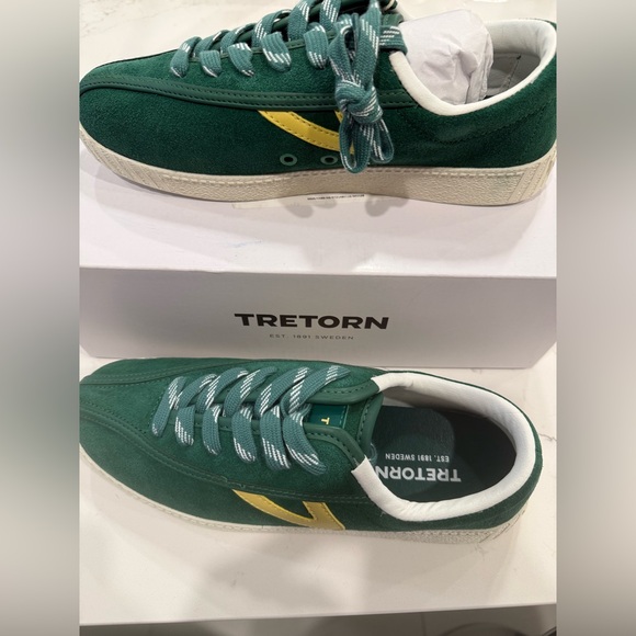 Tretorn Shoes - Tretorn Green Suede Exclusive Nylite Sneakers Size 9 NWT
